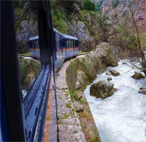 Εκπαιδευτική Επίσκεψη:Φαράγγι Βουραϊκού –Μουσείο Ολοκαυτώματος Καλαβρύτων-Τόπος θυσίας